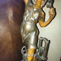 05k11 Ancienne Grande Statue Regule Lampe Femme L'industrie Vers 1920