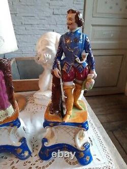 2 Bouquetières sculptures statues anciennes 39 cm 19 siècle porcelaine Paris