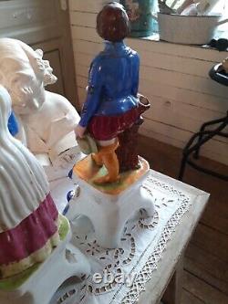2 Bouquetières sculptures statues anciennes 39 cm 19 siècle porcelaine Paris