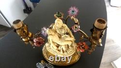 ANCIENNE &RARE STATUE Piéta DECOR DE FLEURS ET BOUGEOIRE