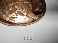 ANCIENNE SCULPTURE STATUE en BRONZE CLOWN Jouant de la Musique Signée Lohé