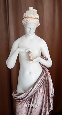 ANCIENNE statuette en Porcelaine polychrome NYMPHE et PAPILLON H 35,5 cm