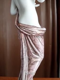 ANCIENNE statuette en Porcelaine polychrome NYMPHE et PAPILLON H 35,5 cm