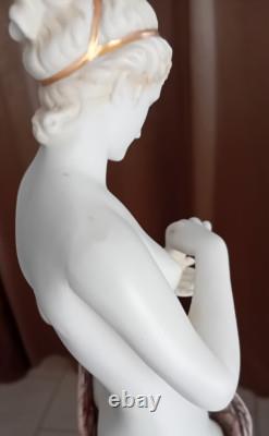 ANCIENNE statuette en Porcelaine polychrome NYMPHE et PAPILLON H 35,5 cm