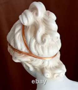 ANCIENNE statuette en Porcelaine polychrome NYMPHE et PAPILLON H 35,5 cm