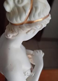 ANCIENNE statuette en Porcelaine polychrome NYMPHE et PAPILLON H 35,5 cm