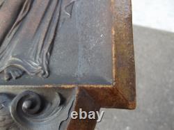 Allégorie Ancien bas relief en bois durci ébonite d'époque Napoléon III