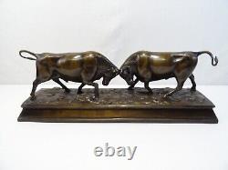 Ancien Bronze Combat De Taureau Statue Sculpture Animaliere Fighting Bull