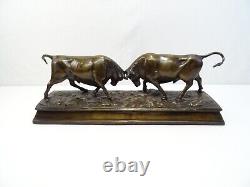 Ancien Bronze Combat De Taureau Statue Sculpture Animaliere Fighting Bull