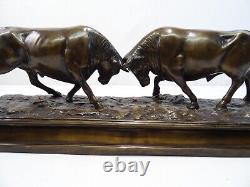 Ancien Bronze Combat De Taureau Statue Sculpture Animaliere Fighting Bull