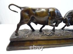 Ancien Bronze Combat De Taureau Statue Sculpture Animaliere Fighting Bull