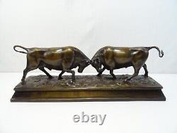 Ancien Bronze Combat De Taureau Statue Sculpture Animaliere Fighting Bull