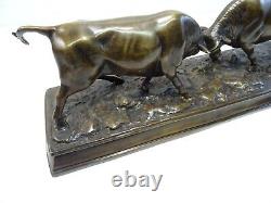 Ancien Bronze Combat De Taureau Statue Sculpture Animaliere Fighting Bull