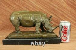 Ancien Disparition Rhinocéros Bronze Sculpture Signé Barye Animal Statue Décor