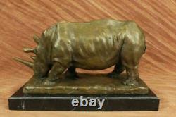 Ancien Disparition Rhinocéros Bronze Sculpture Signé Barye Animal Statue Décor