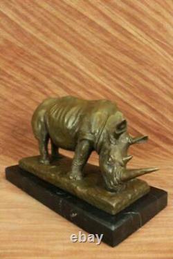 Ancien Disparition Rhinocéros Bronze Sculpture Signé Barye Animal Statue Décor