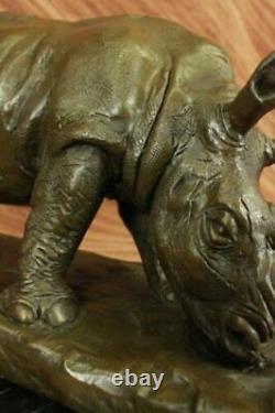 Ancien Disparition Rhinocéros Bronze Sculpture Signé Barye Animal Statue Décor