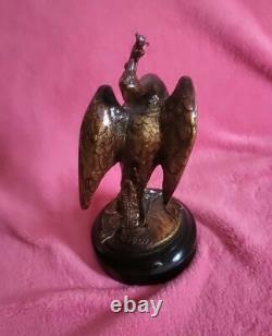 Ancien Sculpteur/ STATUE Bronze Oiseau De Mer Grenouille Dans Sa Bouche