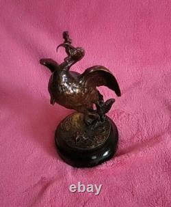 Ancien Sculpteur/ STATUE Bronze Oiseau De Mer Grenouille Dans Sa Bouche