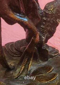 Ancien Sculpteur/ STATUE Bronze Oiseau De Mer Grenouille Dans Sa Bouche