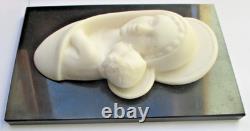 Ancien Sculpture Vierge a l'enfant à suspendre en albâtre blanc sur marbre noir