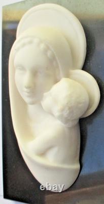 Ancien Sculpture Vierge a l'enfant à suspendre en albâtre blanc sur marbre noir