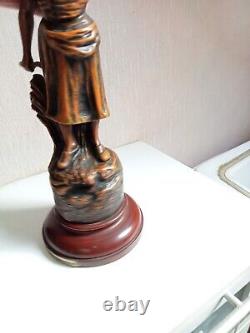 Ancien Statue Régule Femme Signé Ruchot hauteur 36 cm