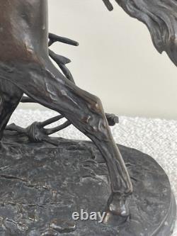 Ancien bronze animalier le cheval à la barrière signé Pierre Jules Mêne 1846