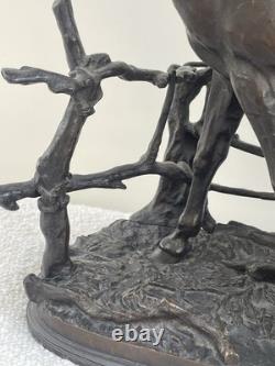 Ancien bronze animalier le cheval à la barrière signé Pierre Jules Mêne 1846