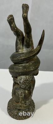 Ancien bronze scène mythologique dans l'esprit de la renaissance Italienne