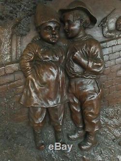 Ancien panneau en bois sculpté enfants époque 1900 foret noire old carved panel
