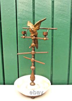 Ancien petit baguier à décor d'un perroquet en bronze et marbre ou albâtre N-1