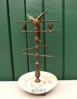 Ancien petit baguier à décor d'un perroquet en bronze et marbre ou albâtre N-1