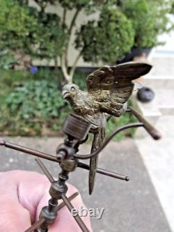 Ancien petit baguier à décor d'un perroquet en bronze et marbre ou albâtre N-1