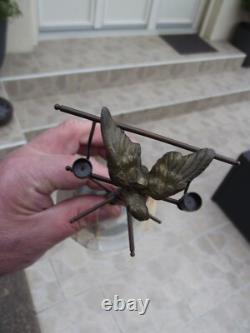 Ancien petit baguier à décor d'un perroquet en bronze et marbre ou albâtre N-1