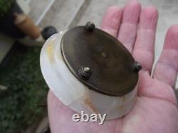 Ancien petit baguier à décor d'un perroquet en bronze et marbre ou albâtre N-1