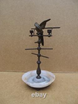 Ancien petit baguier à décor d'un perroquet en bronze et marbre ou albâtre N-1