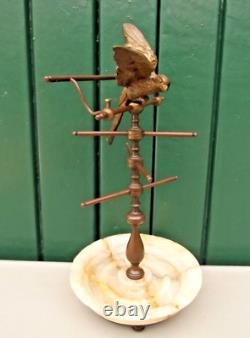 Ancien petit baguier à décor d'un perroquet en bronze et marbre ou albâtre N-2