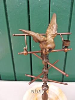 Ancien petit baguier à décor d'un perroquet en bronze et marbre ou albâtre N-2