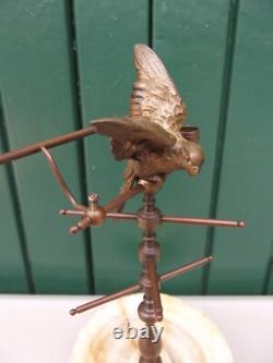 Ancien petit baguier à décor d'un perroquet en bronze et marbre ou albâtre N-2