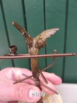 Ancien petit baguier à décor d'un perroquet en bronze et marbre ou albâtre N-2