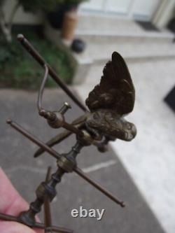 Ancien petit baguier à décor d'un perroquet en bronze et marbre ou albâtre N-2