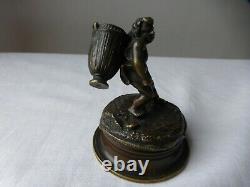 Ancien petit presse-papier bronze. Statuette Amour. Small paperweight. Clipboard