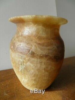 Ancien vase en albatre egyptienne