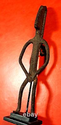 Ancienne STATUETTE Féminine Fer Forgé DOGON (Mali) travail de sculpture raffiné