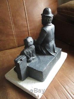 Ancienne Sculpture Charlie Chaplin-Charlot&le Kid assis-Signée-30 cm-Années 60