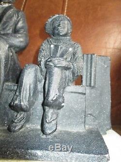Ancienne Sculpture Charlie Chaplin-Charlot&le Kid assis-Signée-30 cm-Années 60