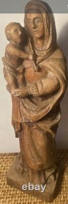 Ancienne Sculpture En Bois Massif Représentant La Vierge À L'enfant