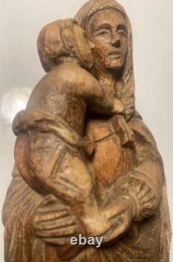 Ancienne Sculpture En Bois Massif Représentant La Vierge À L'enfant