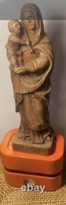 Ancienne Sculpture En Bois Massif Représentant La Vierge À L'enfant